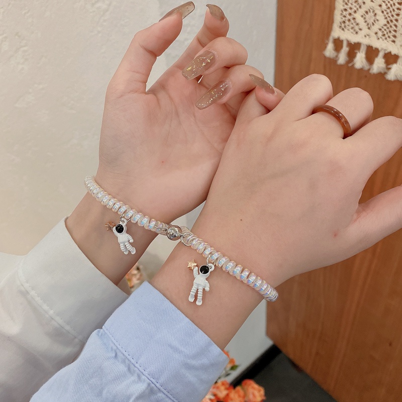 Bộ 2 Vòng Tay Nam Châm Hình Gấu/Thỏ Dễ Thương Cho Cặp Đôi