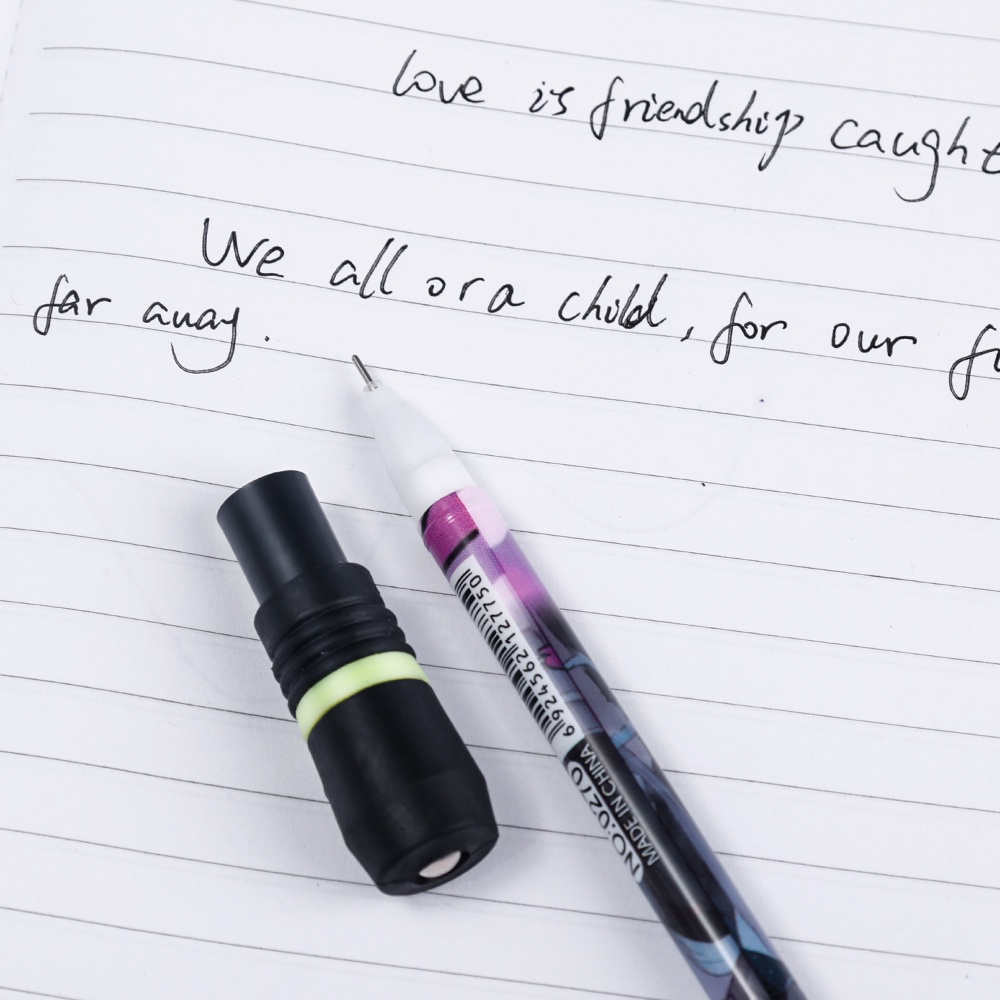 1 Bút Bi Hình Hoạt Hình Đáng Yêu Màu Sắc Ngẫu Nhiên Không Trượt Cho Học Sinh