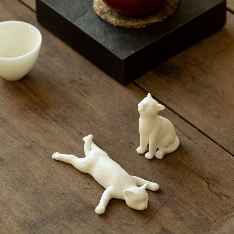 Girl Heart Ceramic Cat Small Ornaments Desktop Home Study Personality Creative Decorations  Birthday Gift