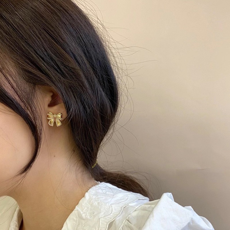 Bông Tai Nữ Bạc 925 Cá Tính Đính Đá Thương Hiệu Cao Cấp Mang Phong Cách Hàn Quốc  - MS10505566