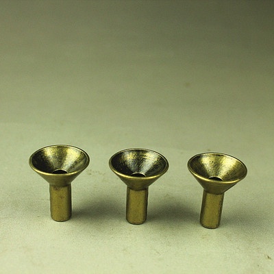 Đế trụ đồng đặt nhang nụ thắp hương phụ kiện thác khói