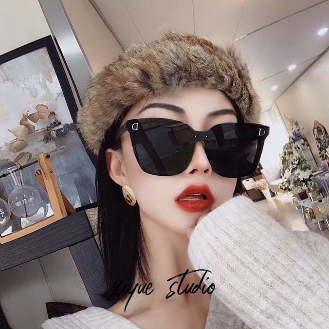 Kính D tặng kèm bao da siêu cute