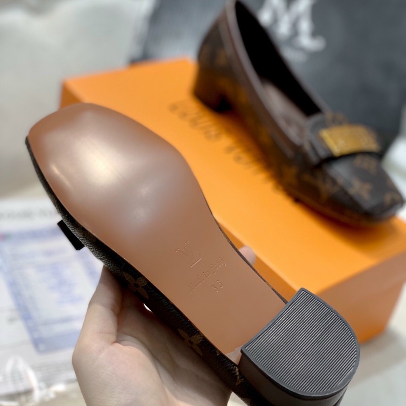 Giày lv nơ 3cm FULLBOX hàng qccc tag đồng mũi vuông sang chảnh lót đế trần chỉ êm chân đi cả ngày không lo mỏi