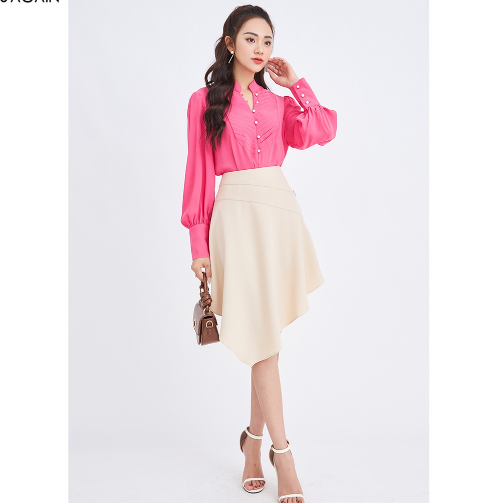 Chân váy dáng A 92WEAR xẻ vạt dập ly JAA0747