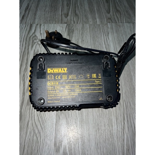 Sạc nhanh Dewalt chính hãng Mỹ dcb118