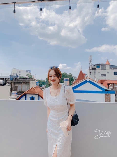 Váy ren cổ vuông viền trai | BigBuy360 - bigbuy360.vn
