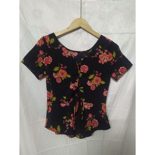 Áo voan crop top hoa size m f21 new 100%