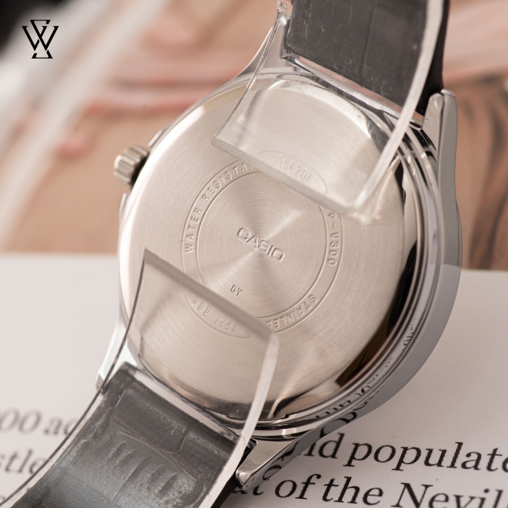 Đồng Hồ Quartz Nữ Casio WATCHSTORE LTP-V300L-1AUDF Thiết Kế Kính Khoáng 33.2mm, Dây Đeo Da Và Vỏ Thép Không Gỉ