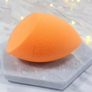Bông mút trang điểm Real Techniques By Sam & Nic Miracle Complexion Sponge