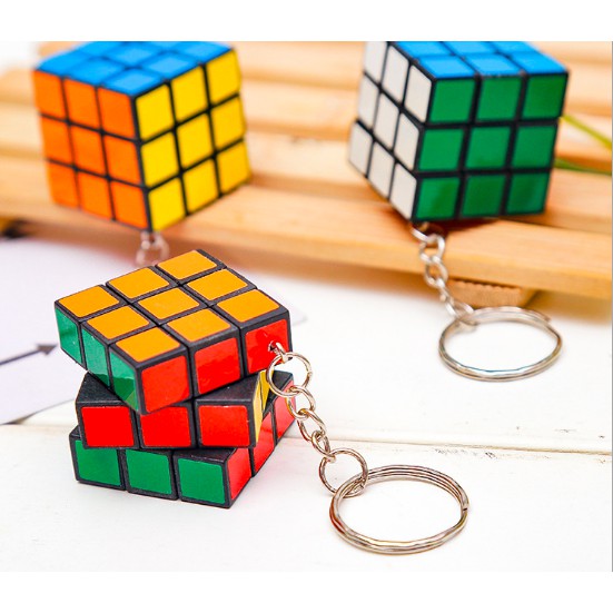 combo 3 móc khóa rubik xoay được. giá 42k 3cái . hàng luôn có sẵn. móc khóa rubik xoay được.