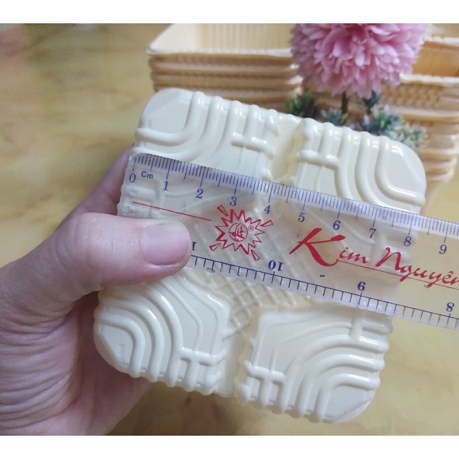 100 KHAY NHỰA ĐỰNG BÁNH TRUNG THU 150 GRAM MÀU VÀNG KEM - LOẠI DÀY