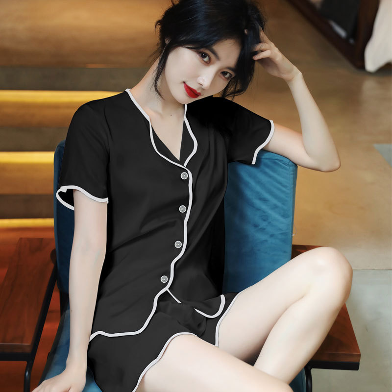 Bộ đồ ngủ tay ngắn bằng lụa mềm mại thời trang cho nữ
