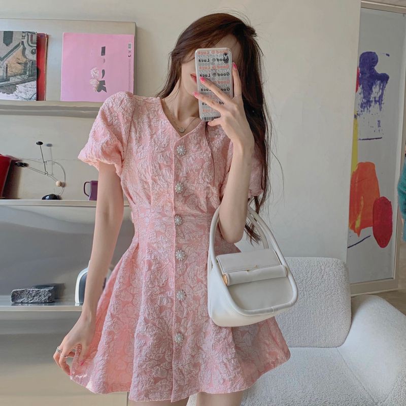 [Order] (K6) Váy đầm Tiểu thư vải hoa dập nổi nút ngọc hở lưng loại đẹp màu hồng - trắng.