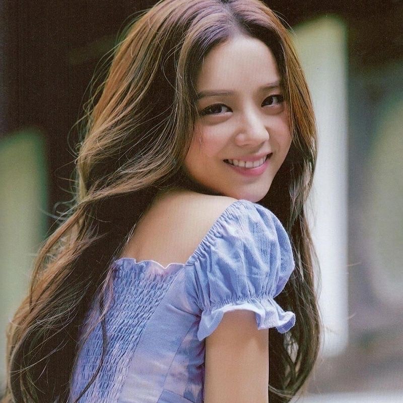 Áo croptop tie dye xanh giống Jisoo BLACKPINK