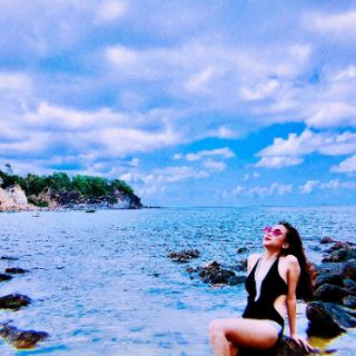Đồ bơi cut out đen viền trắng
