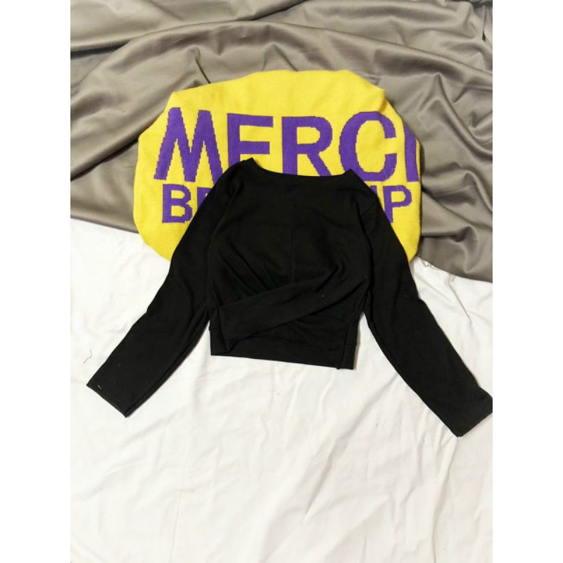 Áo croptop xoắn eo tay dài