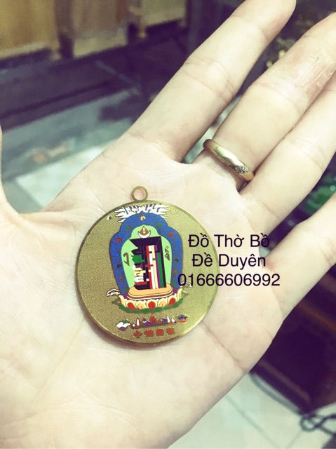 Lá đồng Om mani Padme Hum