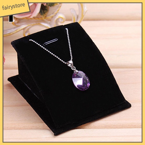 Giá nhung mềm trưng bày trang sức sang trọng