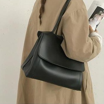 Túi đeo vai thiết kế thời trang sang trọng dành cho nữ