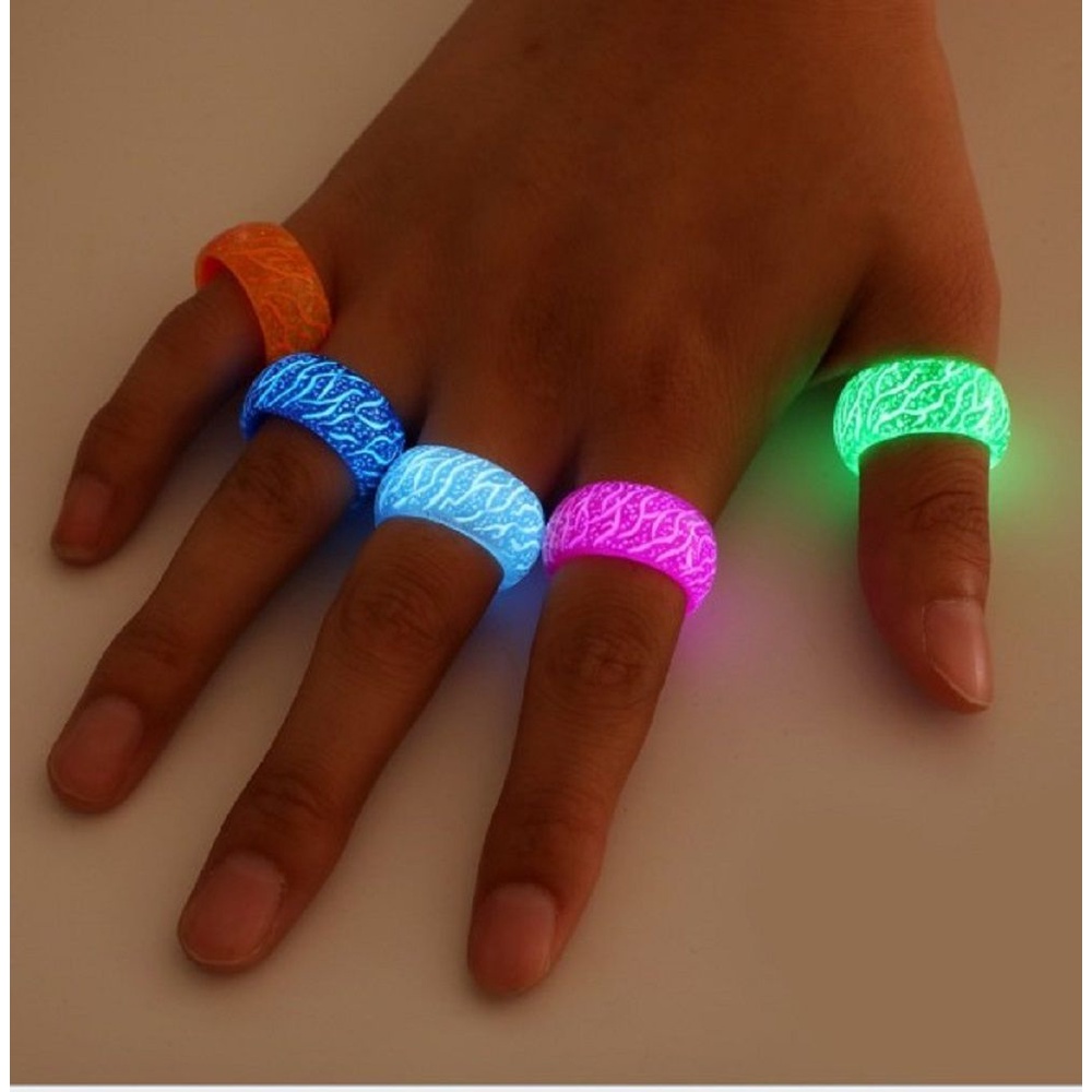 Nhẫn đeo tay bằng gỗ và hợp kim phát sáng nhiều màu