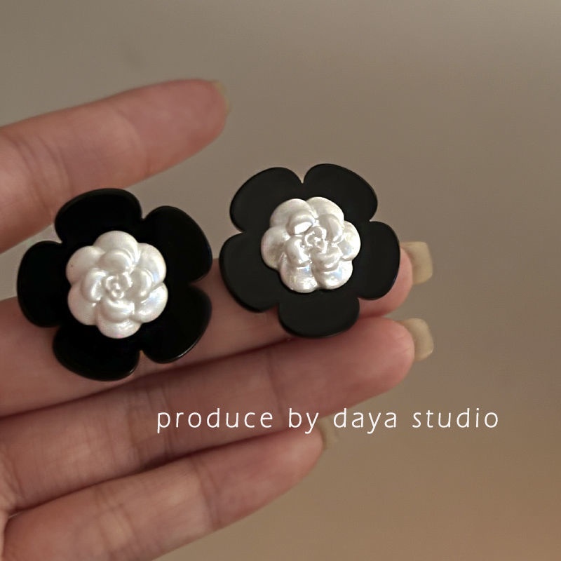 Khuyên Tai Acrylic Cao Cấp Màu Sắc Tương Phản Phong Cách Vintage Pháp