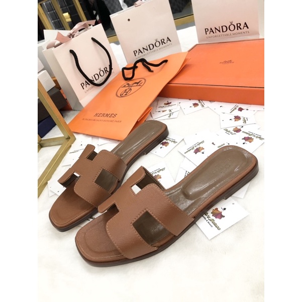 Dép HM siêu vip fullbox hãng mỗi đôi còn 1sz 38 sale