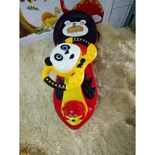 XE LẮC CÓ NHẠC CÓ ĐÈN CHO BÉ