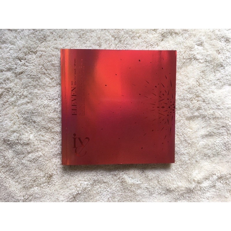 Album ive Eleven rỗng