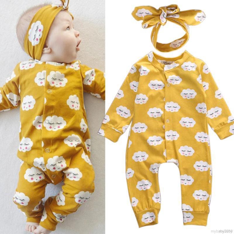 Jumpsuit tay dài hoạ tiết đám mây + băng buộc đầu cho bé gái