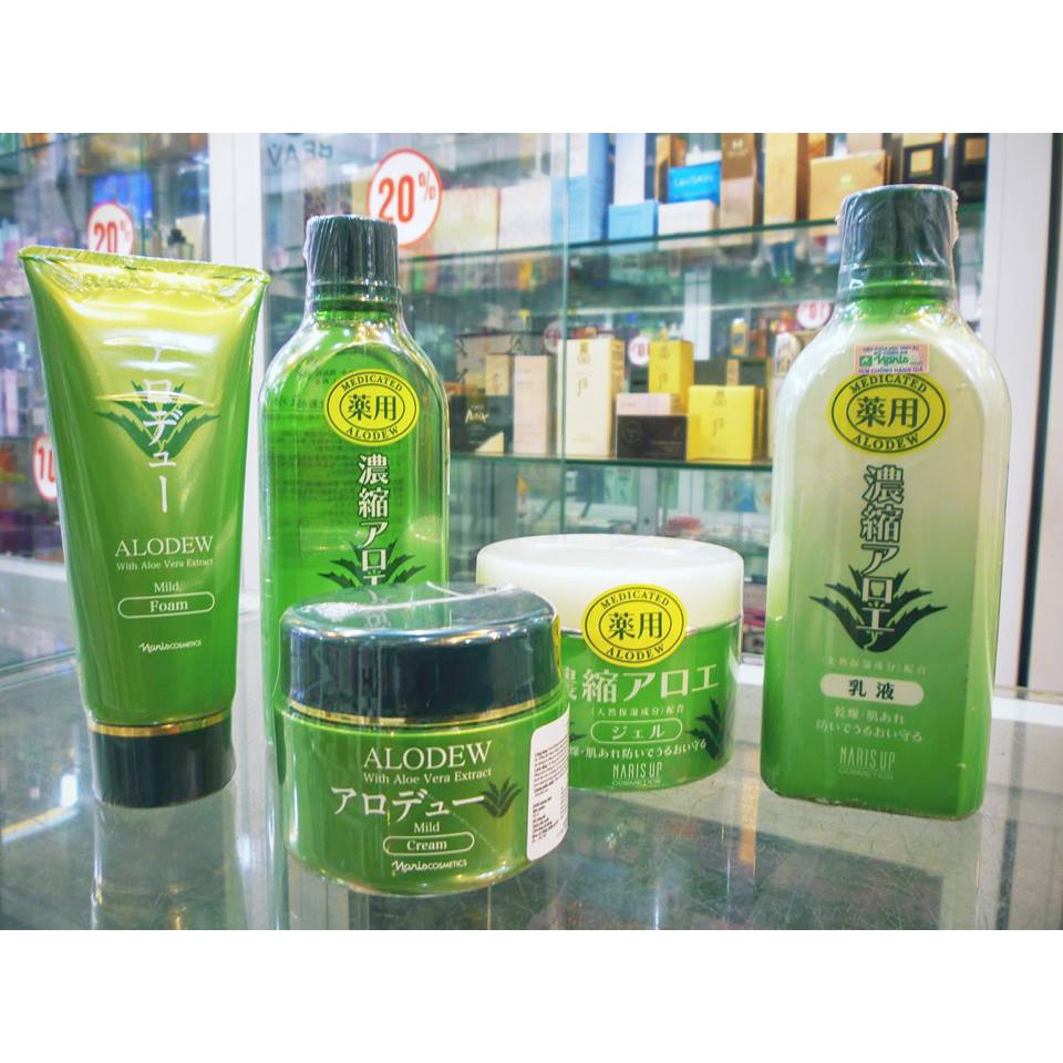 Nước hoa hồng trắng da chống lão hoá da Naris Alodew Nhật Bản 135ml - Hàng Cao Cấp