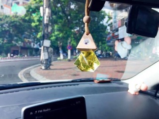 Tinh dầu treo oto