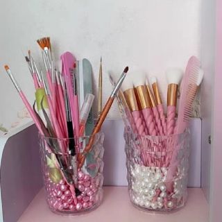 Hộp + cốc đựng cọ trang điểm