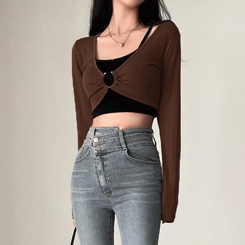 Set áo croptop nữ dài tay kèm áo hai dây trong phối phụ kiện khoanh tròn cá tính cực trend - AO087