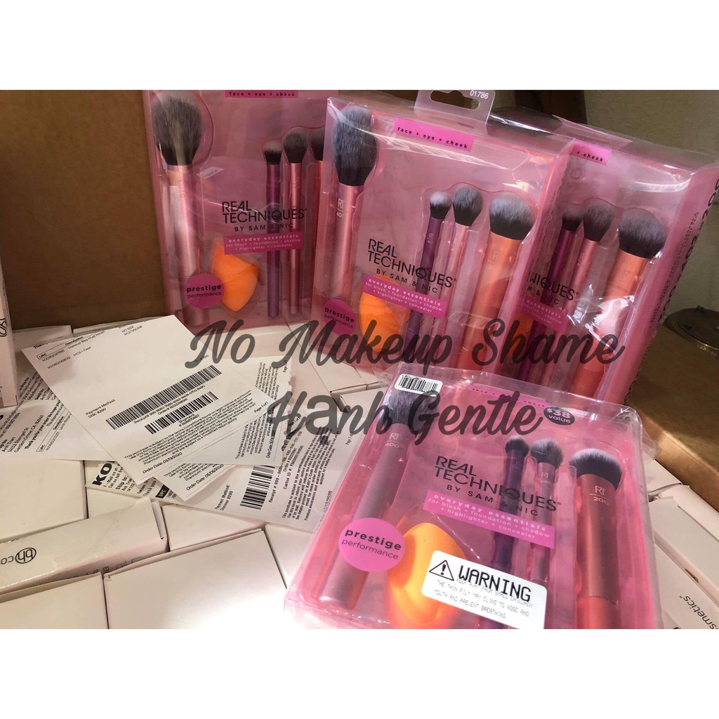 SET CỌ 5 MÓN RT EVERYDAY ESSENTIALS FACE EYE CHEEK