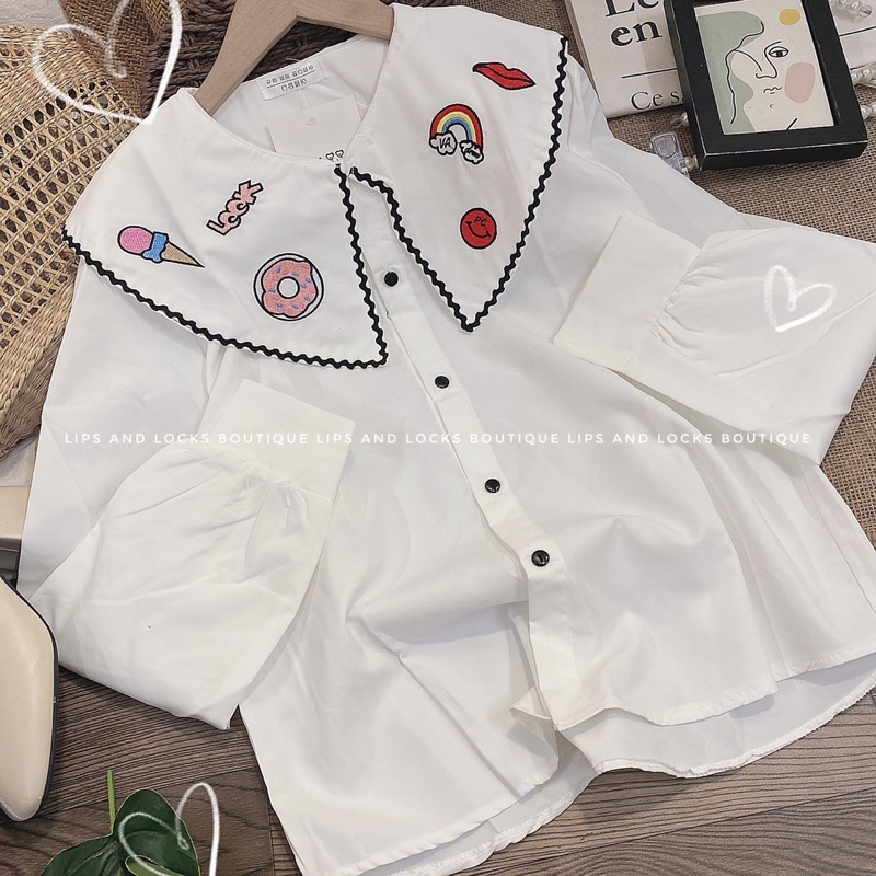 ÁO SƠ MI DÁNG XOÈ CỔ BÈO THÊU STICKER - HÌNH THẬT
