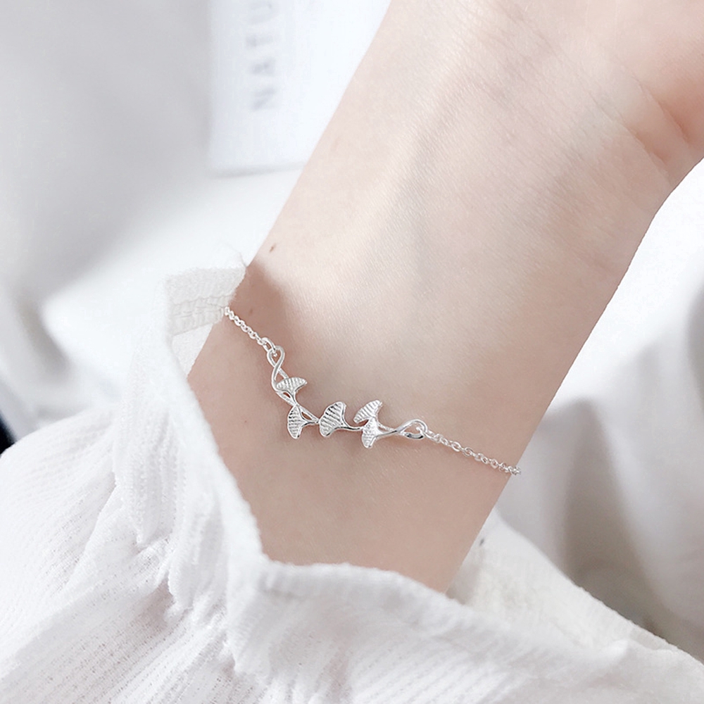 Vòng Tay Mạ Bạc Họa Tiết Lá Bạch Quả Phong Cách Hàn Quốc Cho Nữ