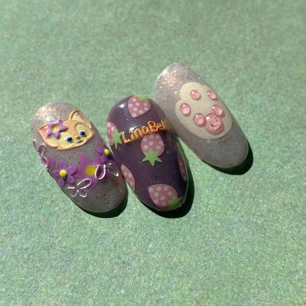 Miếng Dán Móng Tay Tự Dính Mỏng Cứng 5D Khắc Họa Tiết Hoạt Hình Gấu Dâu Tây / Hoa