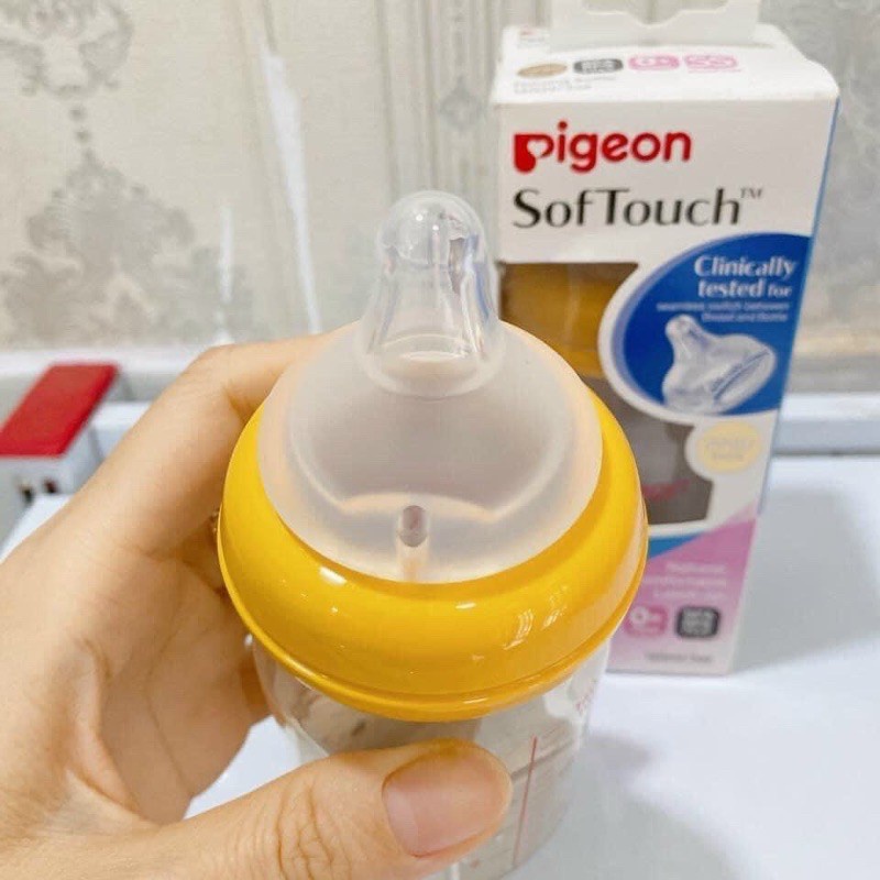 Bình sữa Pigeon bé 160ml thích hợp cho những bé từ sơ sinh