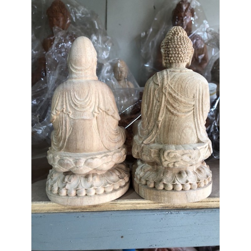 Tượng Phật gỗ xá xị thơm nức