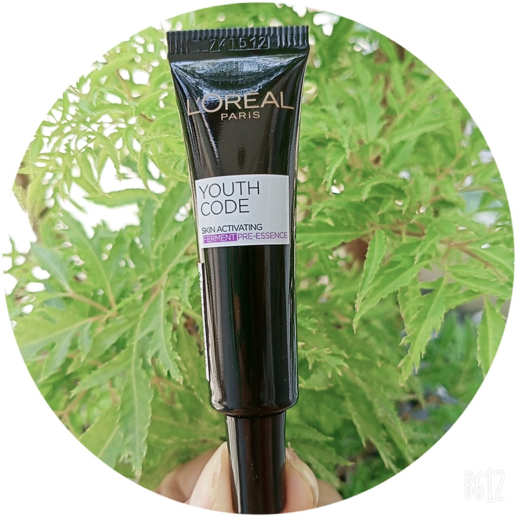 1 Tuýp Serum dưỡng ẩm L'oreal Paris Youth Code skin activating ferment pre essence 7.5ml