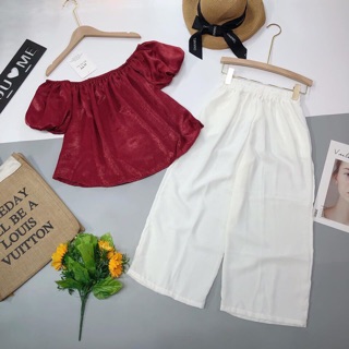 SET ÁO VOAN ĐỎ VÀ QUẦN ĐỦI TRẮNG