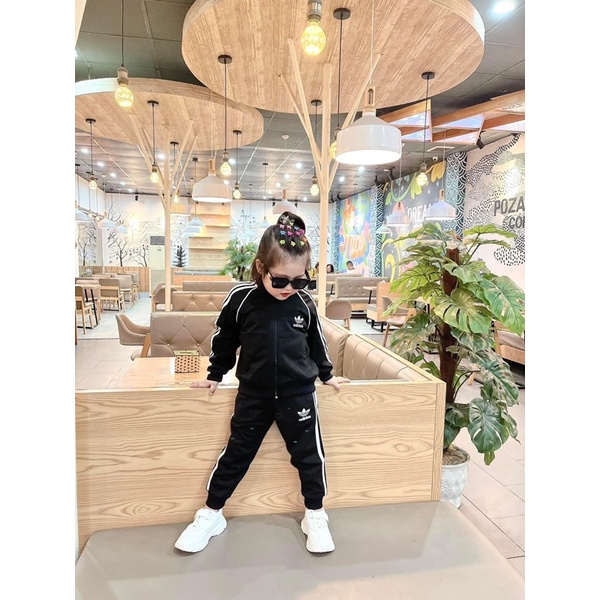 Bộ Thể Thao Das Đen Khoá Kéo In Logo Cho Bé