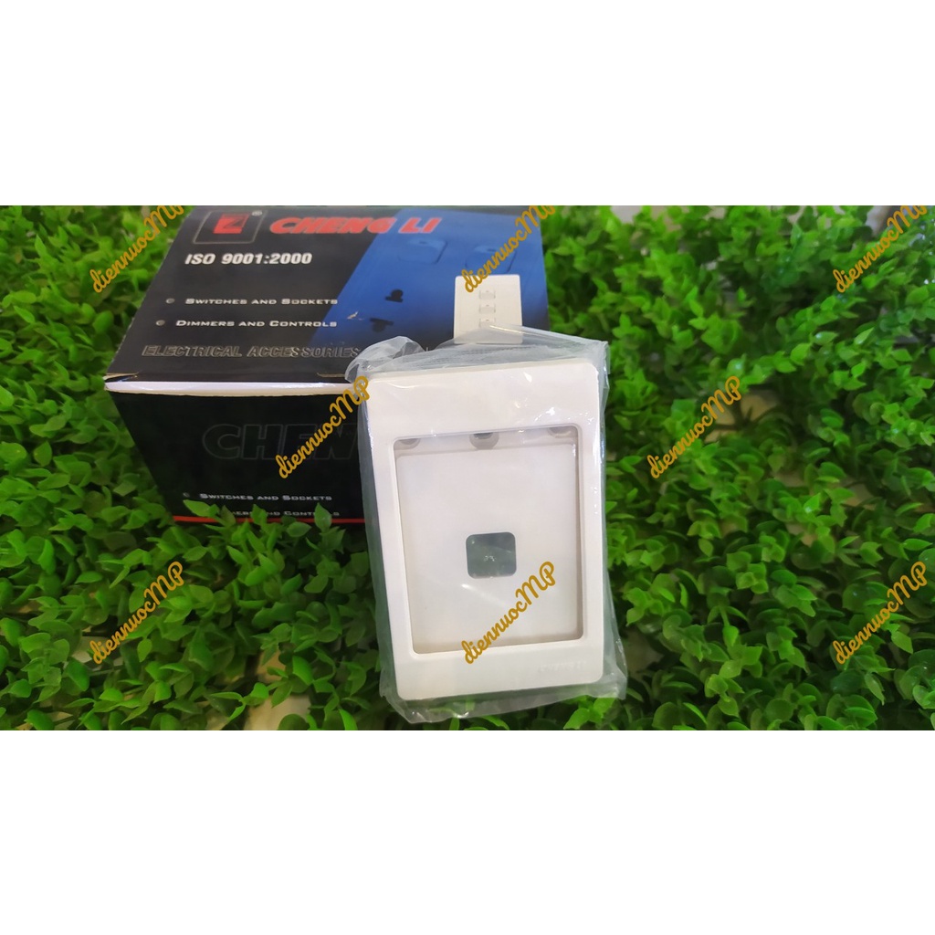 Mặt nạ lắp công tắc lỗ vuông Chengli