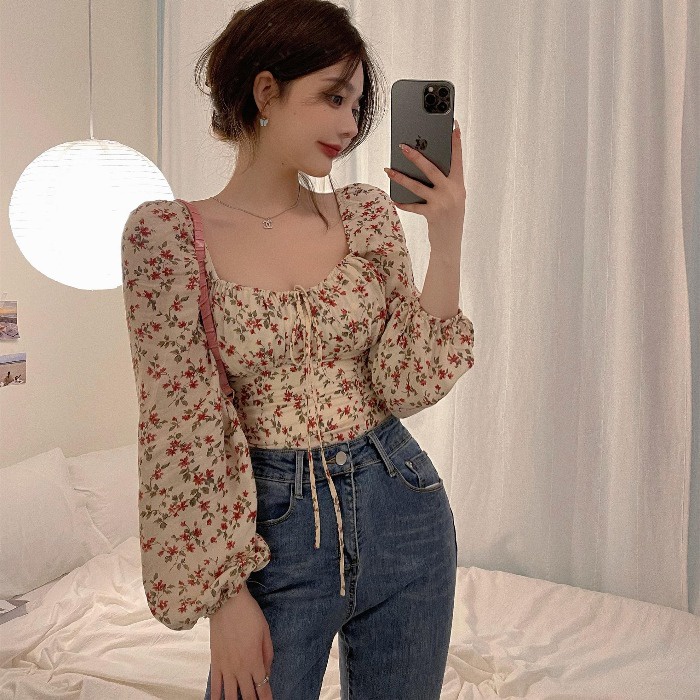 Áo kiểu cổ vuông tay dài in họa tiết hoa nhỏ thời trang xinh xắn dành cho nữ