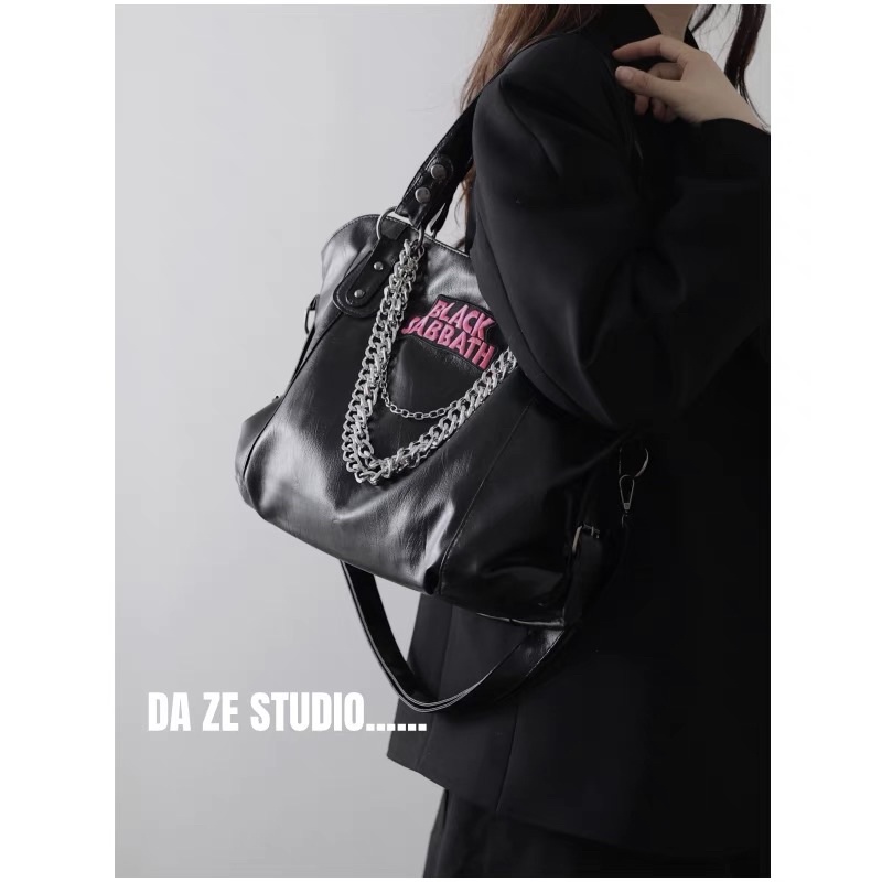 Túi đeo vai đeo chéo custom phong cách y2k