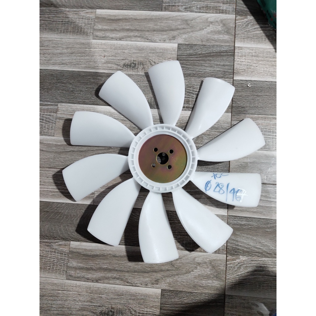 Sản phẩm gia đình làm: Cánh quạt 10 cánh lỗ phi 28 tổng dài cánh 47cm 4105 không vành