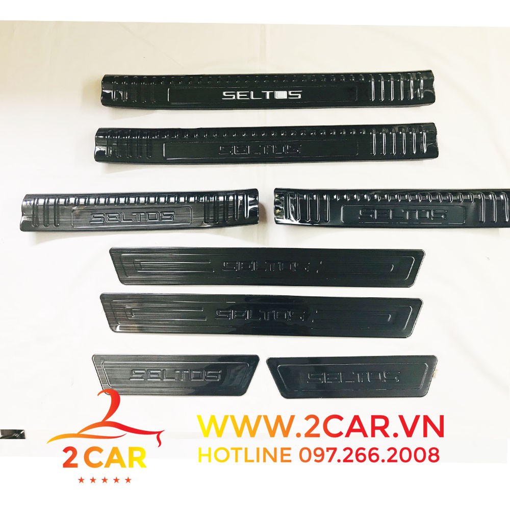 Ốp bậc cửa, Nẹp bước chân xe Kia Seltos 2020-2021 chất liệu titan, mẫu 2