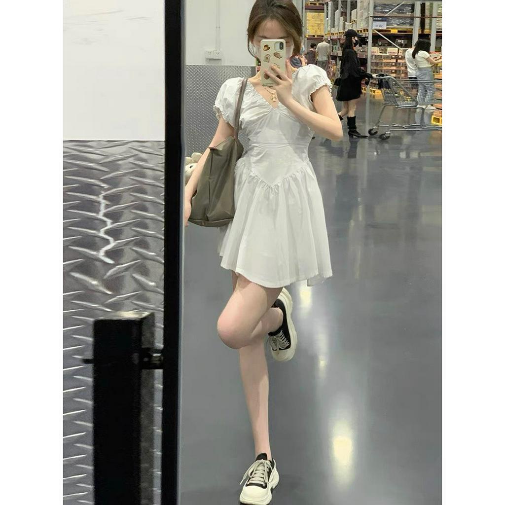 Váy dáng ngắn cổ V cánh tiên nữ tính . Mặc được 2 kiểu trễ vai và cổ cánh tiên mã 043 SINSIN SHOP