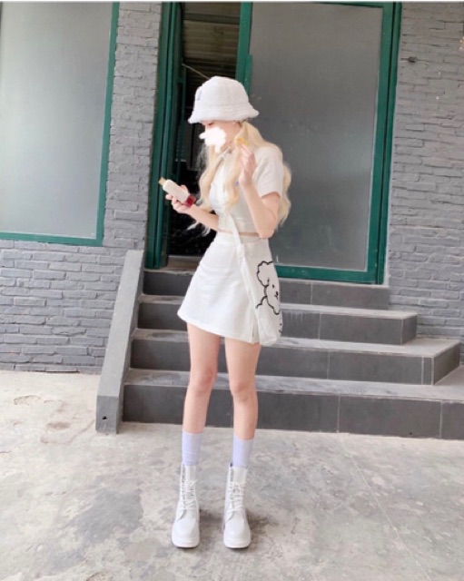 SET ÁO CROPTOP POLO CHÂN VÁY THÊU GẤU TRẮNG | BigBuy360 - bigbuy360.vn