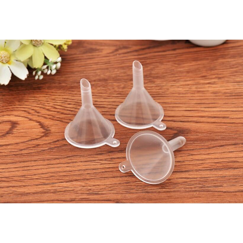 Set 10 phễu nhựa Mini trong suốt dùng chiết nước hoa/ tinh dầu tiện dụng
